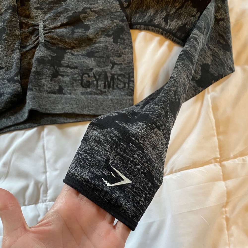 GYMSHARK Cropped Camo Seamless Workout Top - Picture 4 of 5